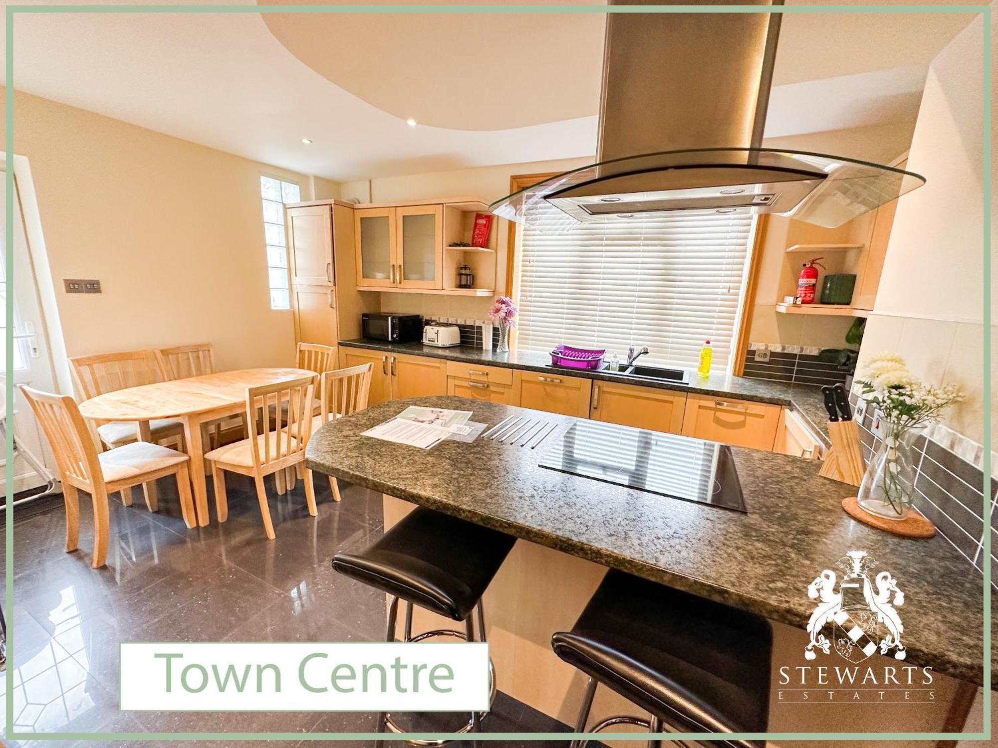 Town Centre Apartment Sleeps 9 Bournemouth Eksteriør billede