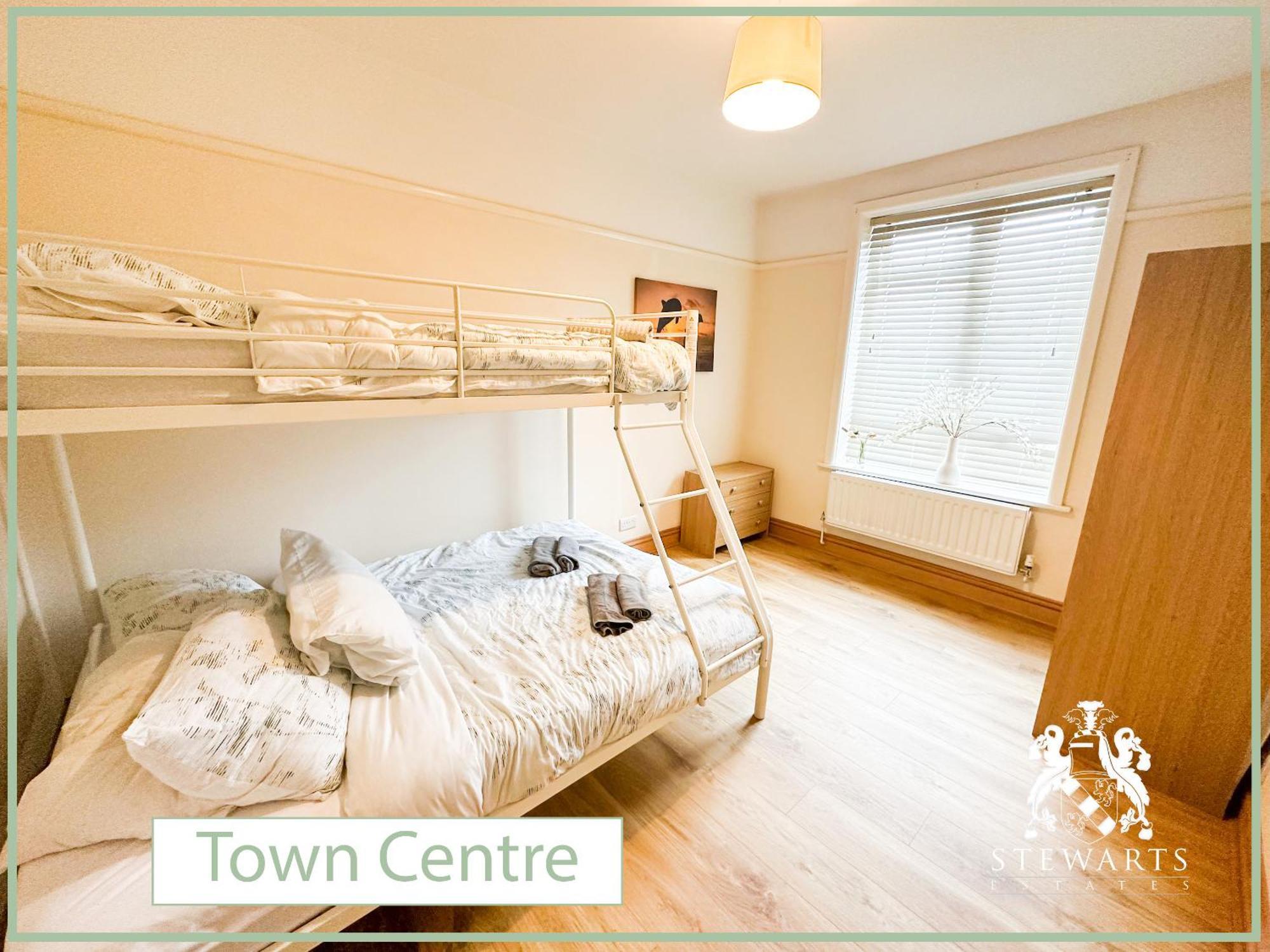 Town Centre Apartment Sleeps 9 Bournemouth Eksteriør billede